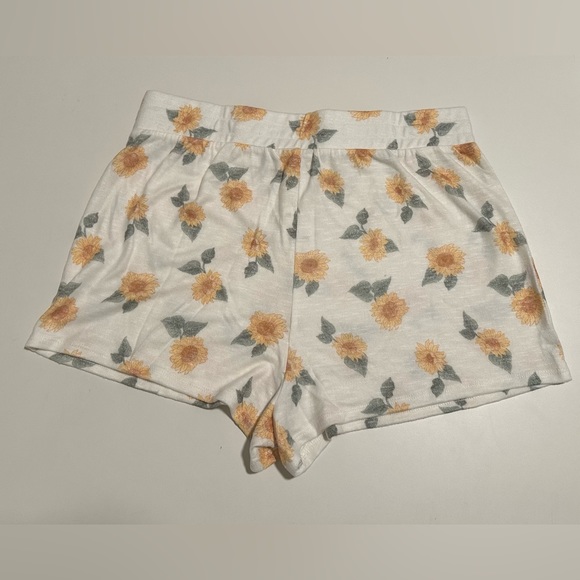 NWT Versona XL You are my sunshine Shorts Flowers - Picture 2 of 9